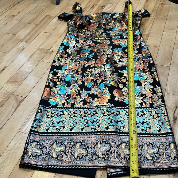 ECI New York Floral Foil Dress - Picture 5 of 8